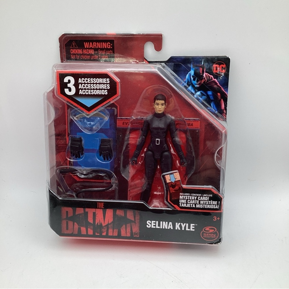Spin Master DC The Batman Selina Kyle 4 Inch Action Figure And Mystery Card